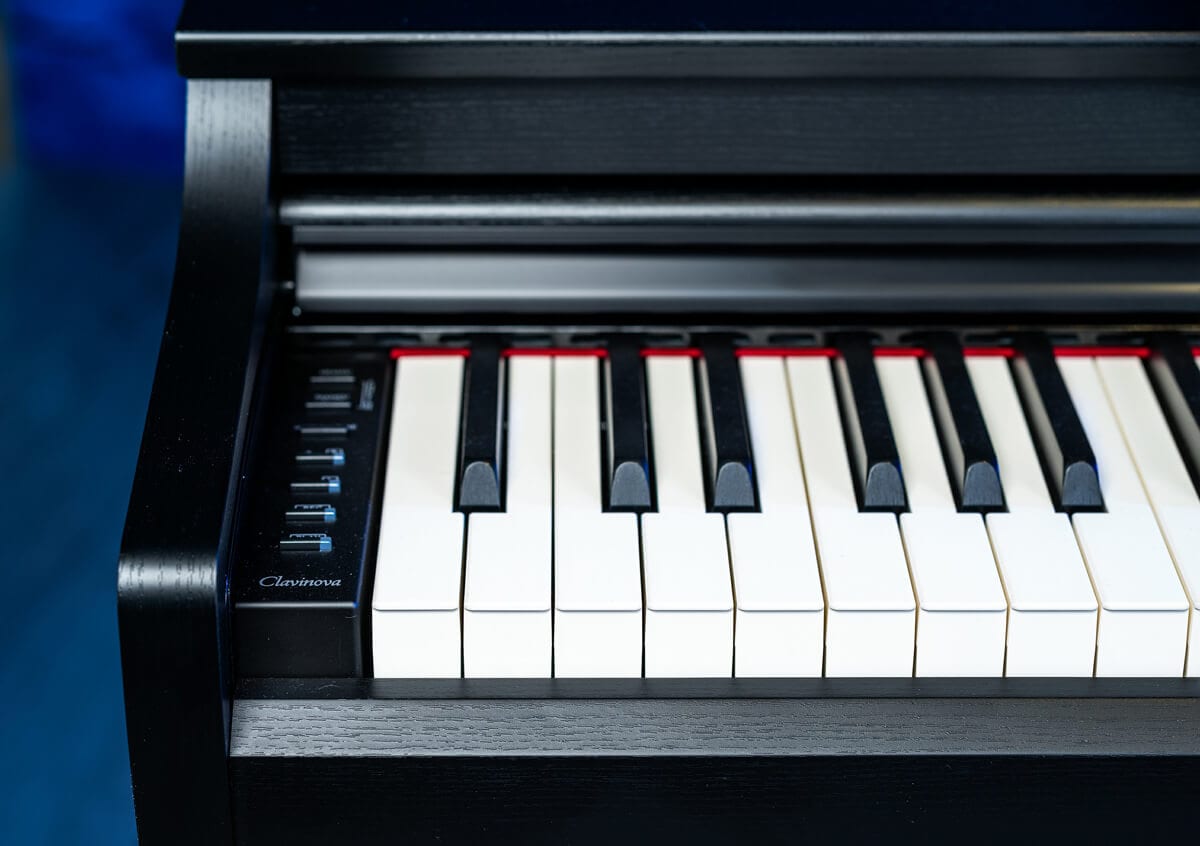 Yamaha Clavinova CLP-725 control buttons