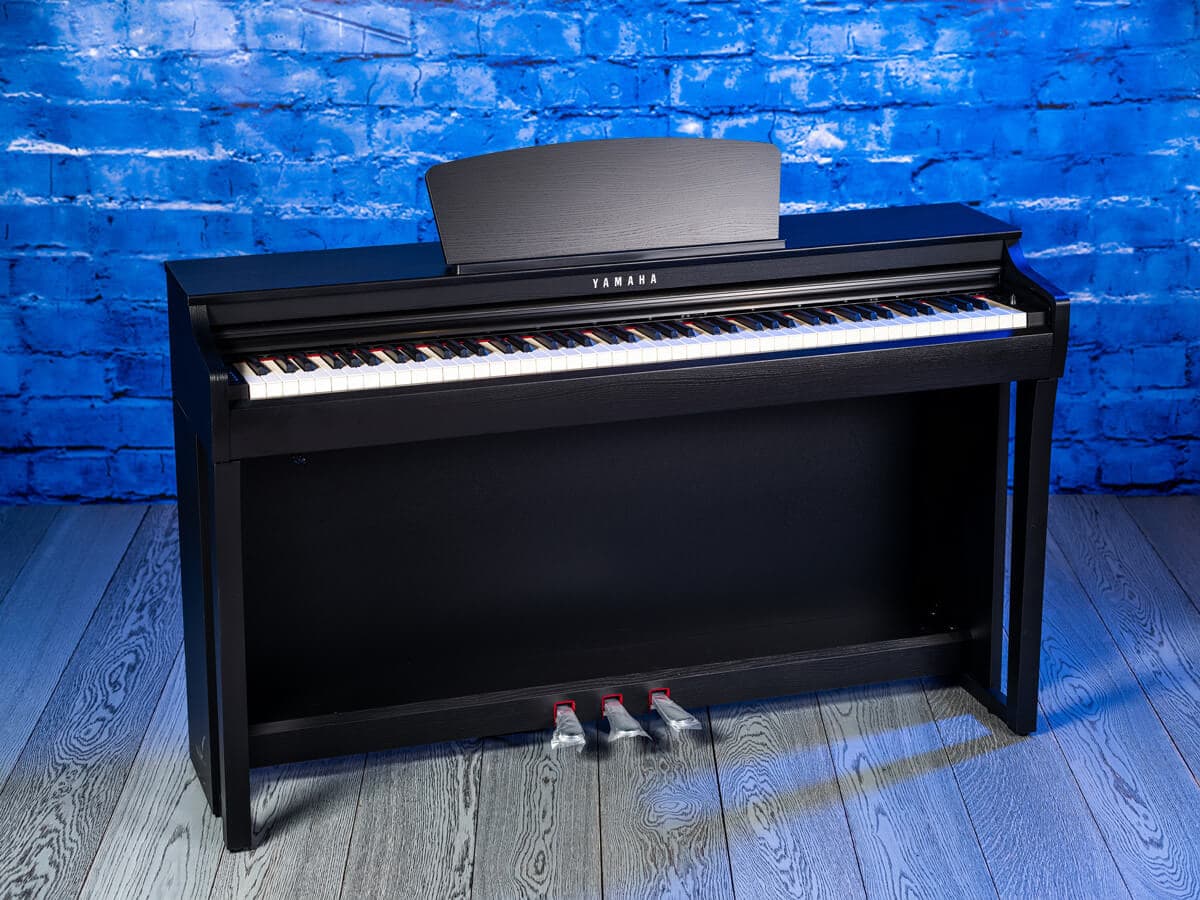 Yamaha Clavinova CLP-725 digital piano review