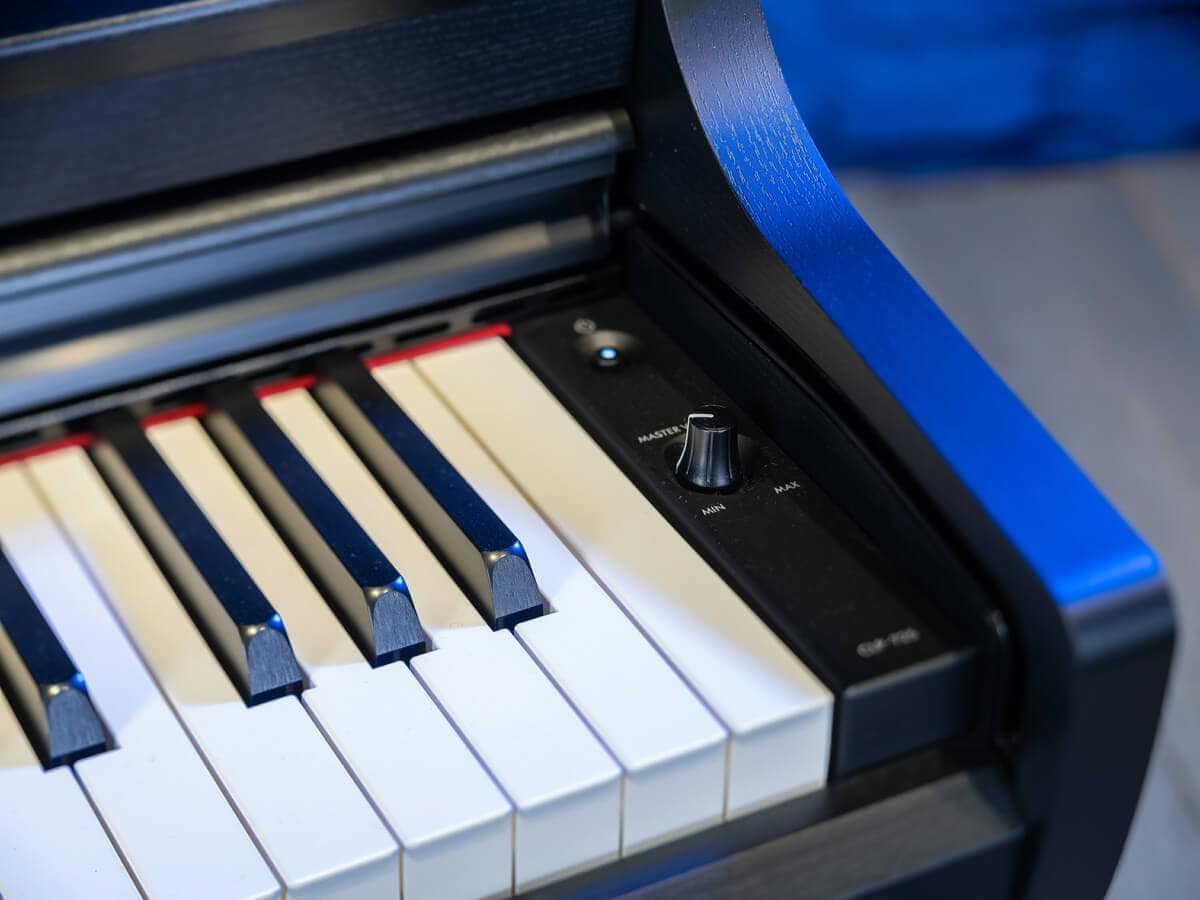 Yamaha Clavinova CLP-725 sound and master volume