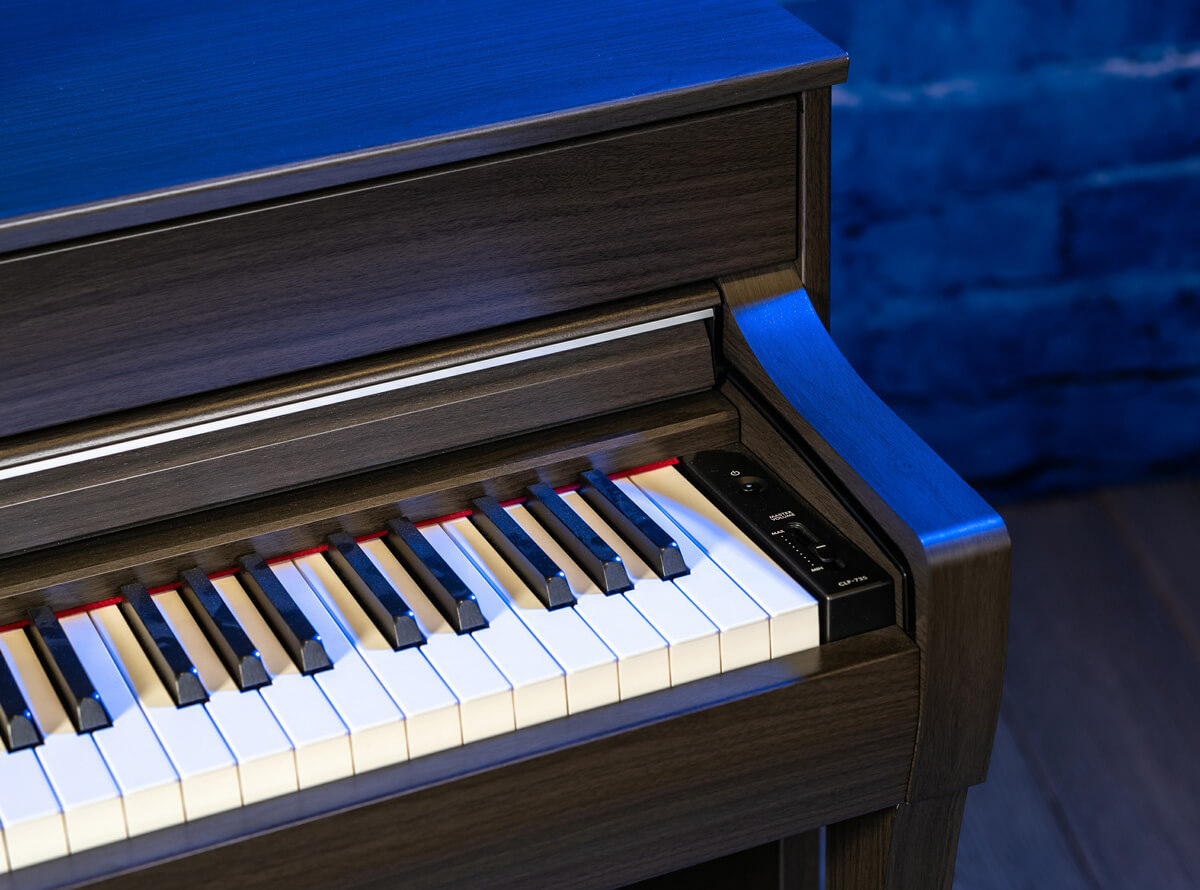 Yamaha Clavinova CLP-735 sound and master volume