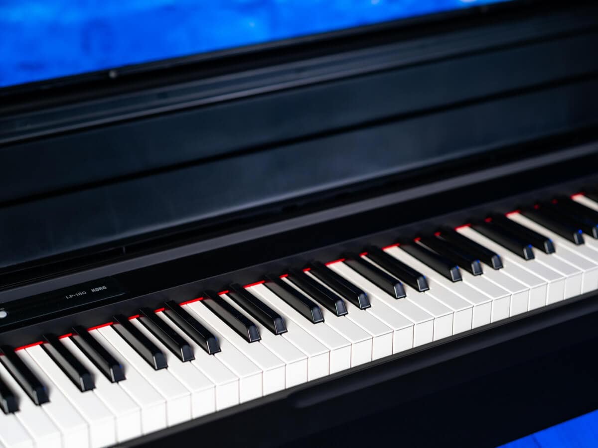 Korg LP-180 keys and feel