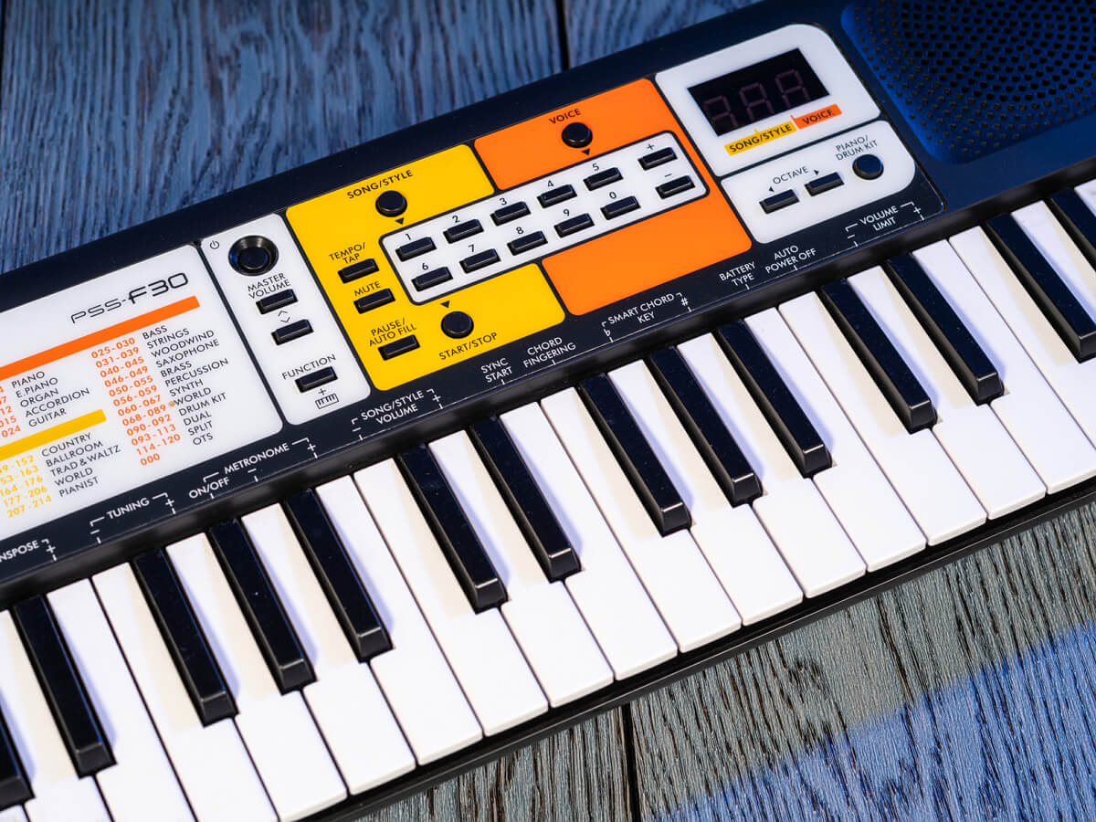 Yamaha PSS-F30 keys