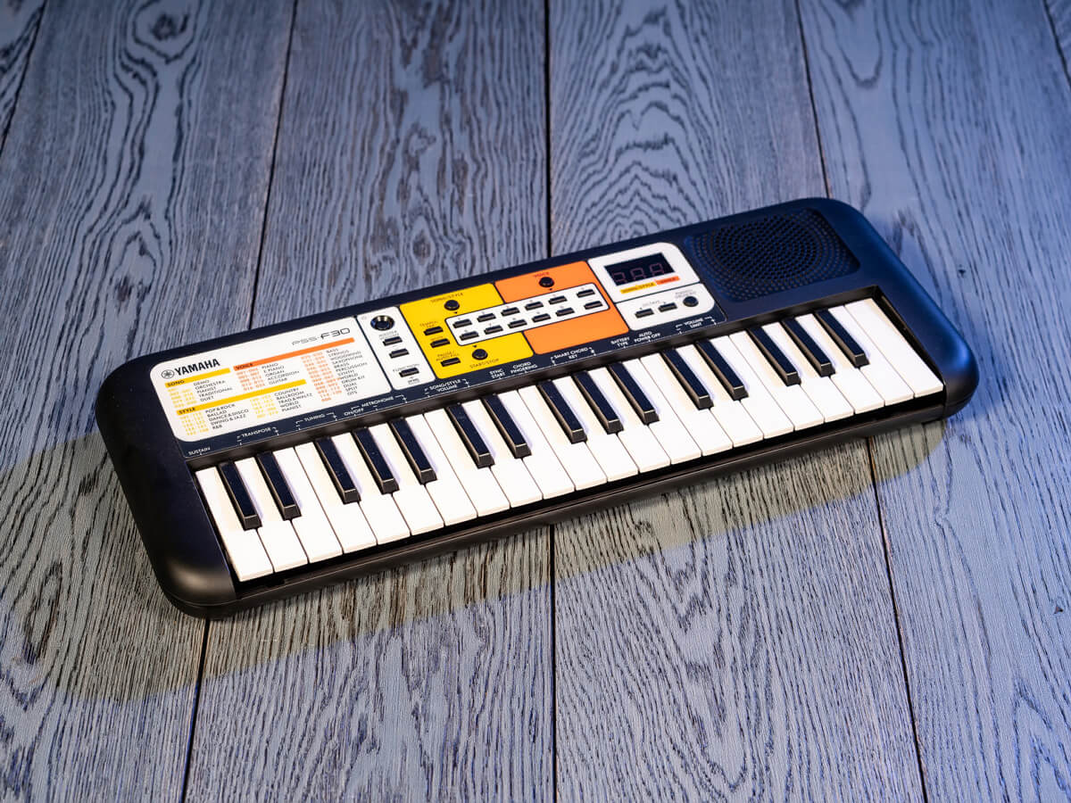 Yamaha PSS-F30 portable keyboard review