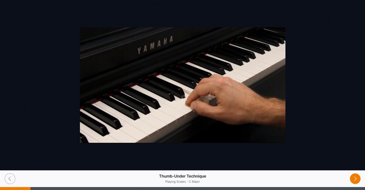 Flowkey teaching methods - thumb-under technique