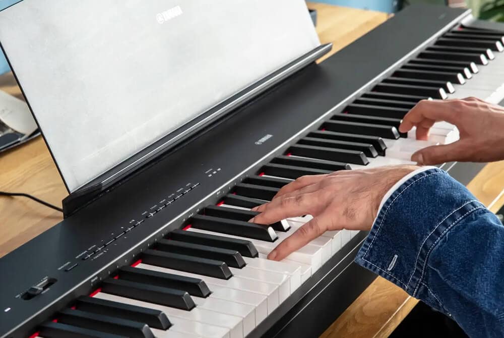 Yamaha P-225 - new GHC keyboard