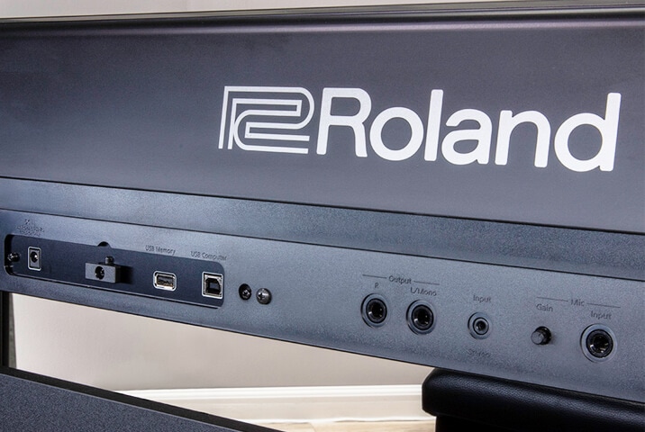 Roland FP-E50 inputs and outputs
