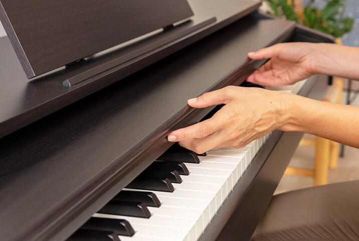 Roland RP30 sliding keyboard cover