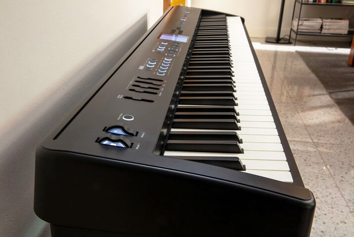 Roland FP-E50 digital piano/arranger