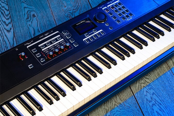 a close-up look at the Kurzweil SP6's keyboard