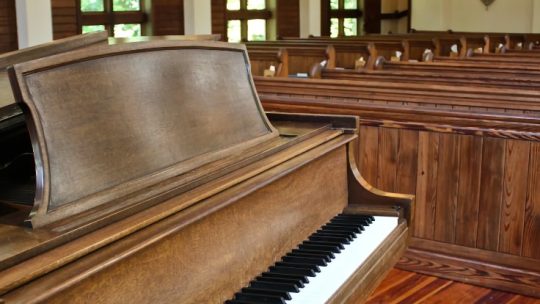 learning piano worship songs
