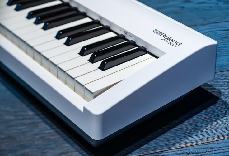 Roland FP-30X build and design